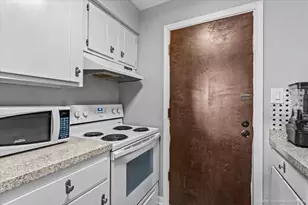 15816 Terrace Dr, Oak Forest, IL 60452 - Photo 13