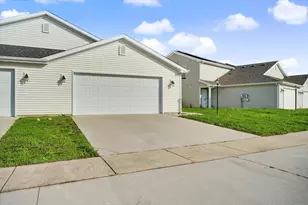 3312 Boulder Ridge Dr, Champaign, IL 61822 - Photo 3