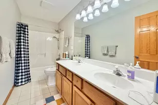 2052 Gardner Cir E, Aurora, IL 60503 - Photo 13