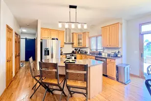 2052 Gardner Cir E, Aurora, IL 60503 - Photo 5