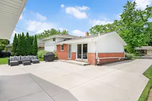 31 N Forrest Ave, Arlington Heights, IL 60004 - Photo 3
