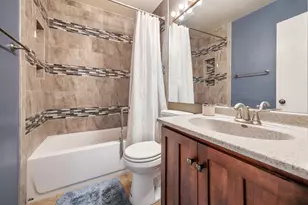 121 Golfview Dr, Glendale Heights, IL 60139 - Photo 19