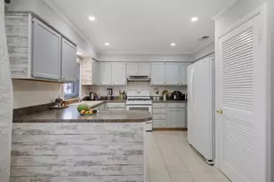 2545 N 72nd Ct, Elmwood Park, IL 60707 - Photo 11