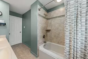2422 Chippewa Ct, Lisle, IL 60532 - Photo 13