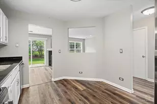 325 Odlum Ct, Schaumburg, IL 60194 - Photo 13