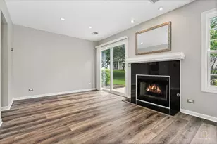 325 Odlum Ct, Schaumburg, IL 60194 - Photo 5