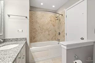 325 Odlum Ct, Schaumburg, IL 60194 - Photo 21