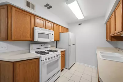 1621 N Windsor Drive #215, Arlington Heights, IL 60004 - Photo 13