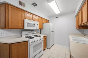 1621 N Windsor Dr, Arlington Heights, IL 60004 - Photo 13