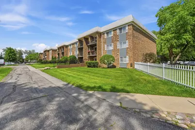1621 N Windsor Drive #215, Arlington Heights, IL 60004 - Photo 3