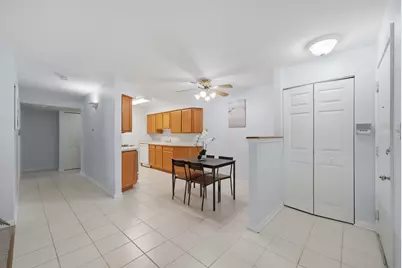 1621 N Windsor Drive #215, Arlington Heights, IL 60004 - Photo 9