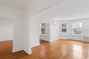 1044 W Balmoral Ave, Chicago, IL 60640 - Photo 5