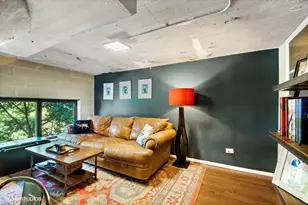 1934 N Washtenaw Ave, Chicago, IL 60647 - Photo 11