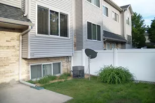 381 Park Ridge Ln, Aurora, IL 60504 - Photo 15