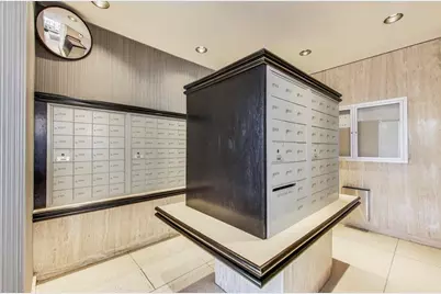 88 W Schiller Street #406, Chicago, IL 60610 - Photo 13