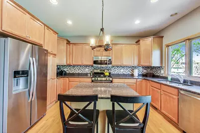 [Address not provided], Carol Stream, IL 60188 - Photo 11