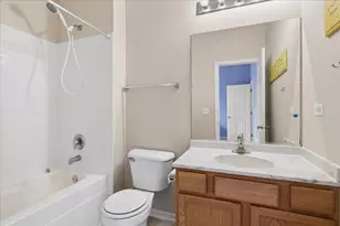 140 Station Park Cir, Grayslake, IL 60030 - Photo 9
