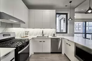 451 E Pershing Ave, Chicago, IL 60653 - Photo 5