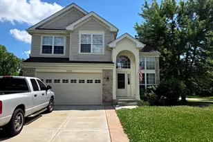 2800 E Bridleway Ct, Carpentersville, IL 60110 - Photo 1