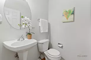 332 Colonial Dr, Vernon Hills, IL 60061 - Photo 15