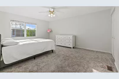 332 Colonial Drive, Vernon Hills, IL 60061 - Photo 25