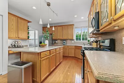 332 Colonial Drive, Vernon Hills, IL 60061 - Photo 7