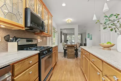 332 Colonial Drive, Vernon Hills, IL 60061 - Photo 9