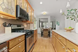 332 Colonial Dr, Vernon Hills, IL 60061 - Photo 9