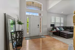 332 Colonial Dr, Vernon Hills, IL 60061 - Photo 3