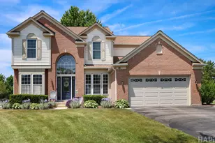 10 Hithergreen Ct, Algonquin, IL 60102 - Photo 1