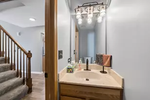 1430 S Pembroke Dr, South Elgin, IL 60177 - Photo 11