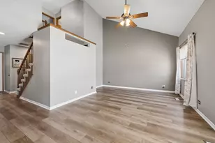 1430 S Pembroke Dr, South Elgin, IL 60177 - Photo 3