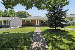 29 N Summit Ave, Villa Park, IL 60181 - Photo 1