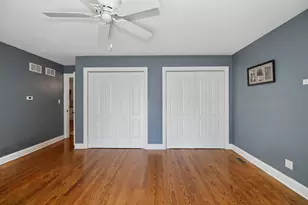 29 N Summit Ave, Villa Park, IL 60181 - Photo 9