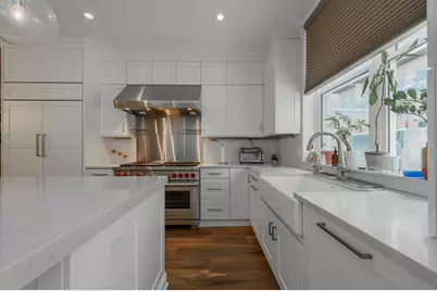 419 W Grand Avenue #G, Chicago, IL 60654 - Photo 11