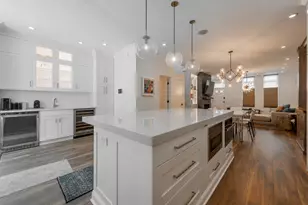 419 W Grand Ave, Chicago, IL 60654 - Photo 9