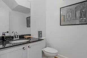419 W Grand Ave, Chicago, IL 60654 - Photo 15