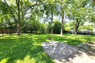 1408 Fairlane Dr, Schaumburg, IL 60193 - Photo 35