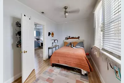 4202 N Sacramento Avenue, Chicago, IL 60618 - Photo 15