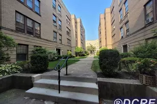 909 Sherman Ave, Evanston, IL 60202 - Photo 1