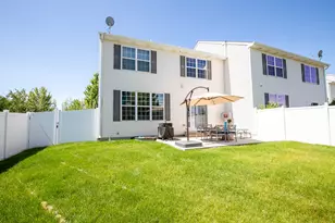 2765 Crooker Dr, Yorkville, IL 60560 - Photo 27