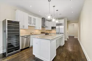 30 W Erie St, Chicago, IL 60654 - Photo 21