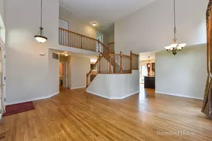 1302 Dunbarton Dr, Aurora, IL 60502 - Photo 3