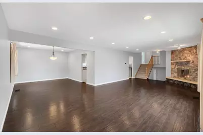 9143 Dr Korczak Terrace, Skokie, IL 60076 - Photo 5