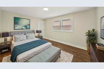 8219 S Muskegon Avenue, Chicago, IL 60617 - Photo 9