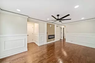 8219 S Muskegon Ave, Chicago, IL 60617 - Photo 5