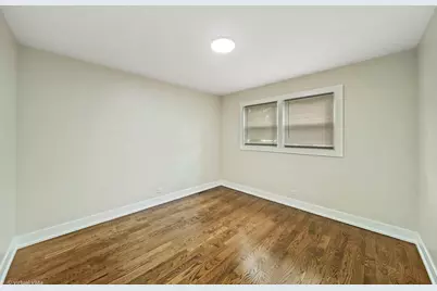 8219 S Muskegon Avenue, Chicago, IL 60617 - Photo 19