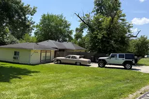 206 N Valley View Dr, Burr Ridge, IL 60521 - Photo 1