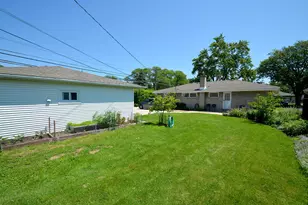 7542 Lowell Ave, Skokie, IL 60076 - Photo 3