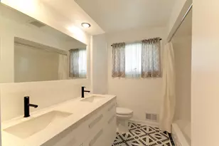 7542 Lowell Ave, Skokie, IL 60076 - Photo 13